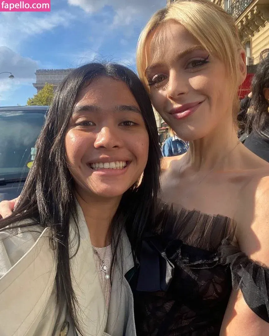 AdventuresSabrina / Kiernan Shipka / kiernanshipka Onlyfans Photo Gallery 