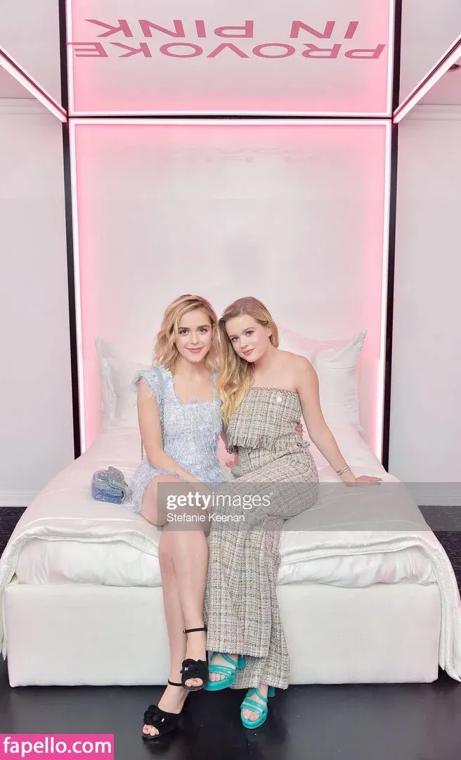 AdventuresSabrina / Kiernan Shipka / kiernanshipka Onlyfans Photo Gallery 
