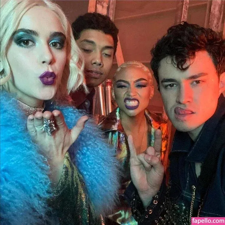 AdventuresSabrina / Kiernan Shipka / kiernanshipka Onlyfans Photo Gallery 