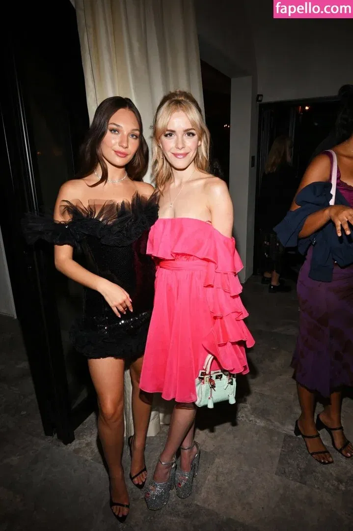 AdventuresSabrina / Kiernan Shipka / kiernanshipka Onlyfans Photo Gallery 