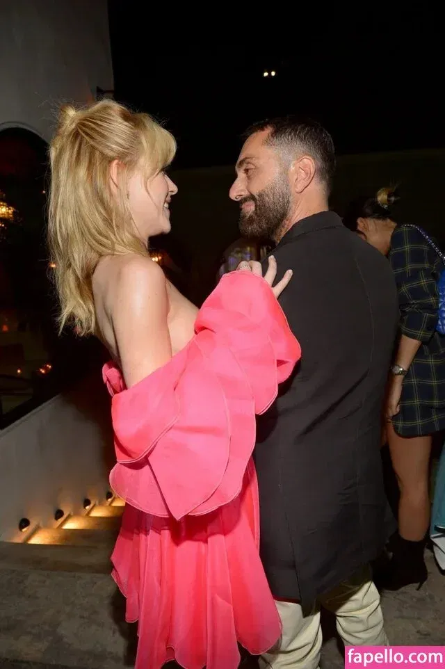 AdventuresSabrina / Kiernan Shipka / kiernanshipka Onlyfans Photo Gallery 