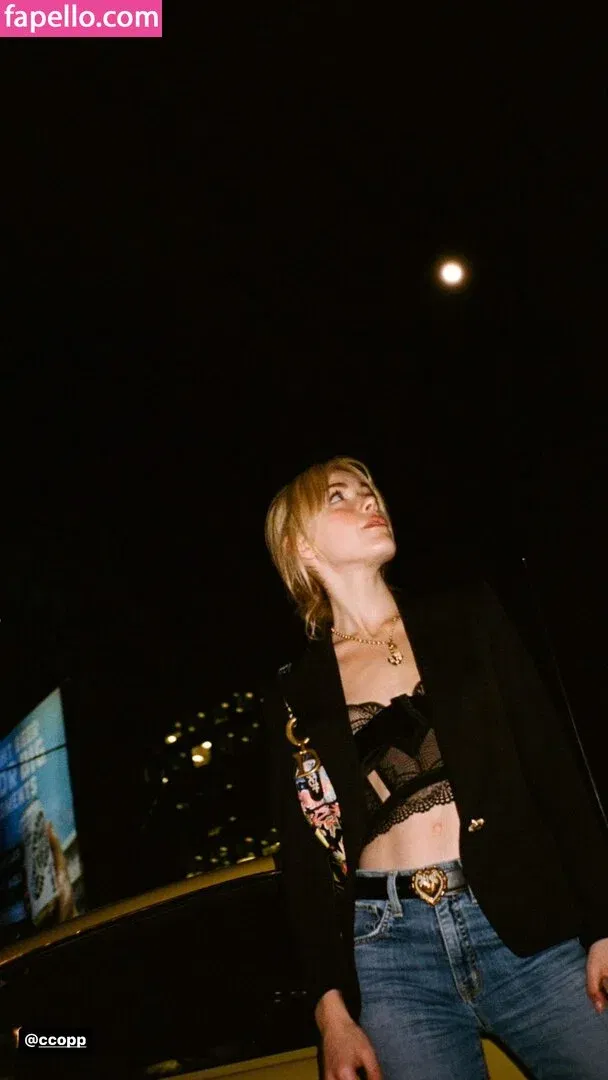 AdventuresSabrina / Kiernan Shipka / kiernanshipka Onlyfans Photo Gallery 