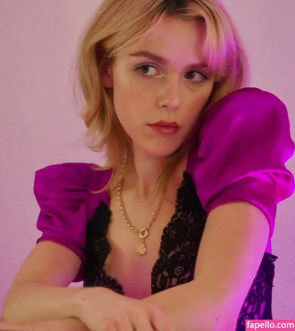 AdventuresSabrina / Kiernan Shipka / kiernanshipka Onlyfans Photo Gallery 