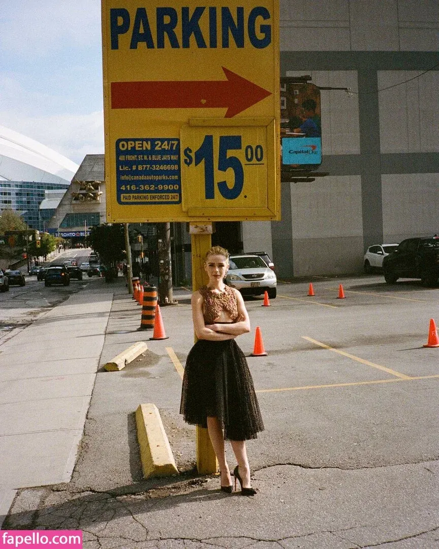 AdventuresSabrina / Kiernan Shipka / kiernanshipka Onlyfans Photo Gallery 