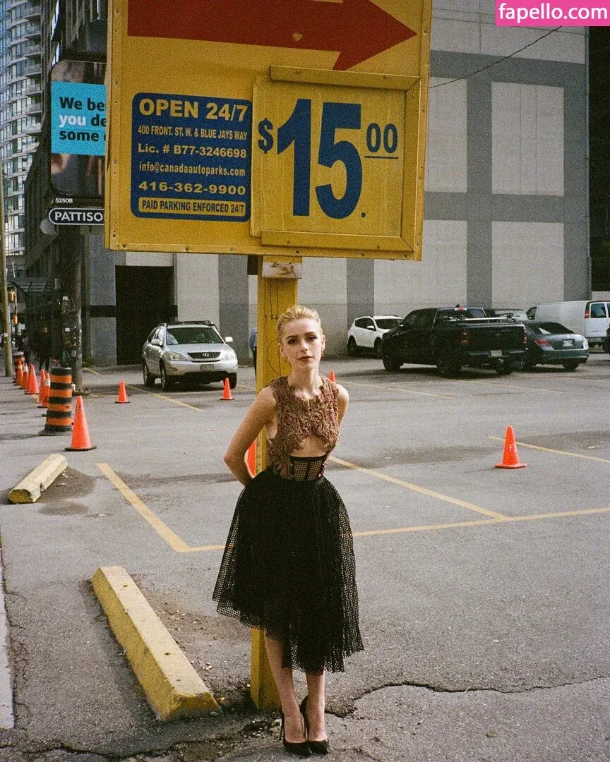 AdventuresSabrina / Kiernan Shipka / kiernanshipka Onlyfans Photo Gallery 