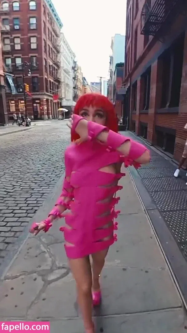 AdventuresSabrina / Kiernan Shipka / kiernanshipka Onlyfans Photo Gallery 