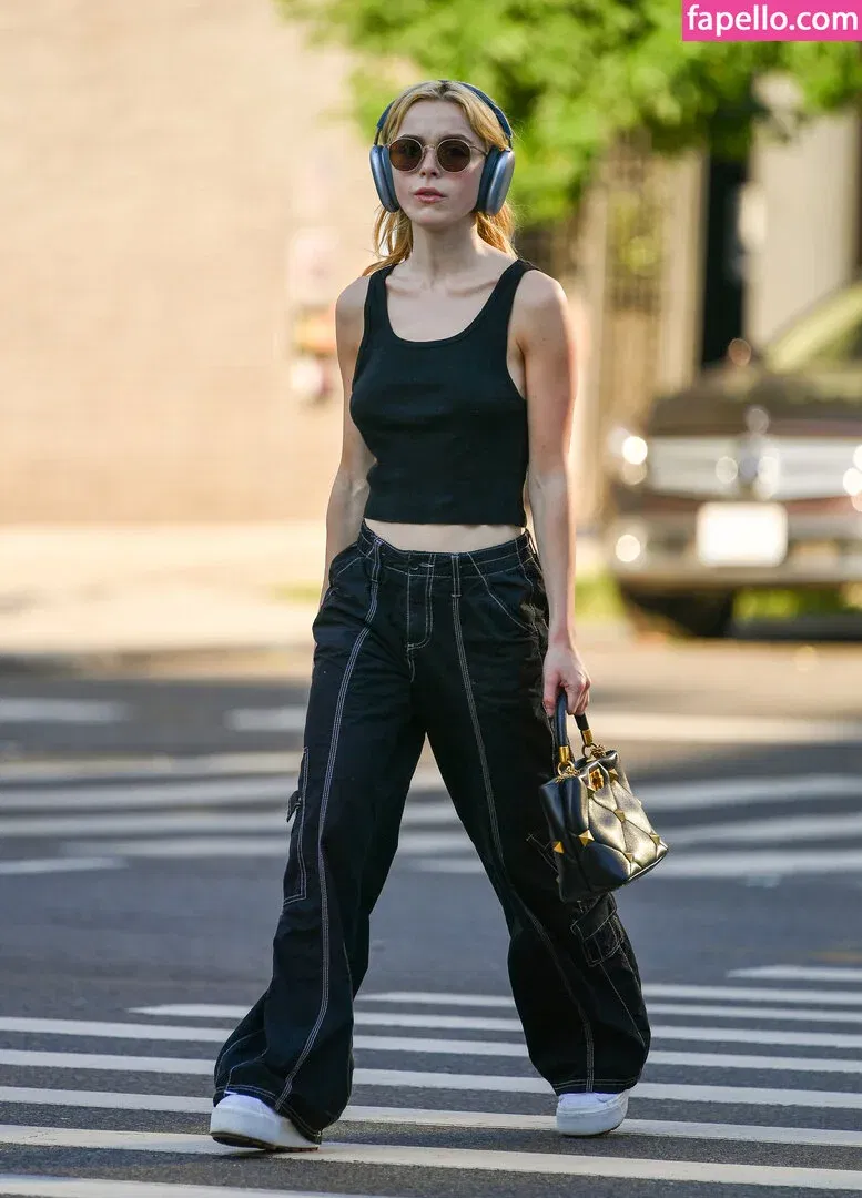 AdventuresSabrina / Kiernan Shipka / kiernanshipka Onlyfans Photo Gallery 