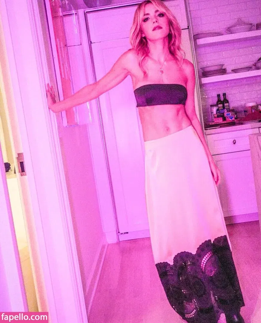 AdventuresSabrina / Kiernan Shipka / kiernanshipka Onlyfans Photo Gallery 