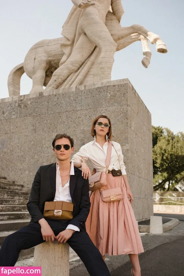 AdventuresSabrina / Kiernan Shipka / kiernanshipka Onlyfans Photo Gallery 