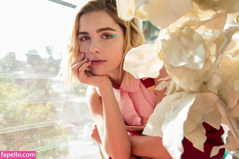 AdventuresSabrina / Kiernan Shipka / kiernanshipka Onlyfans Photo Gallery 