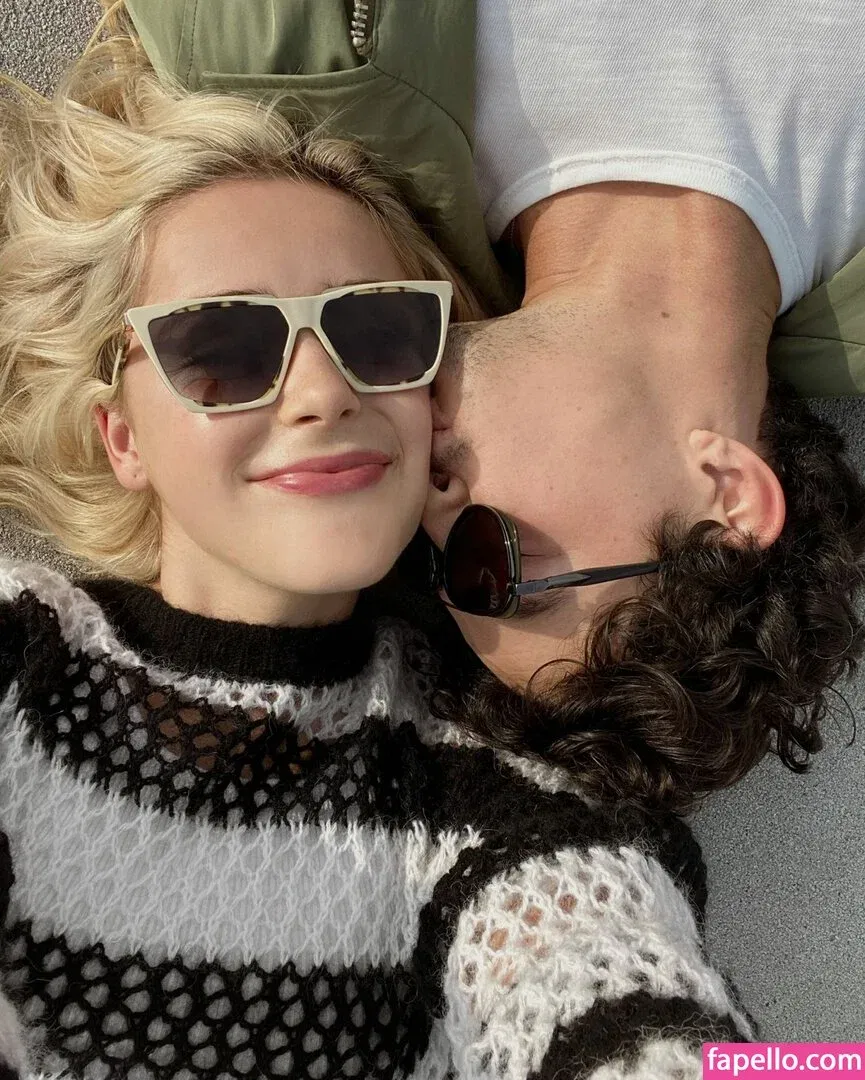 AdventuresSabrina / Kiernan Shipka / kiernanshipka Onlyfans Photo Gallery 