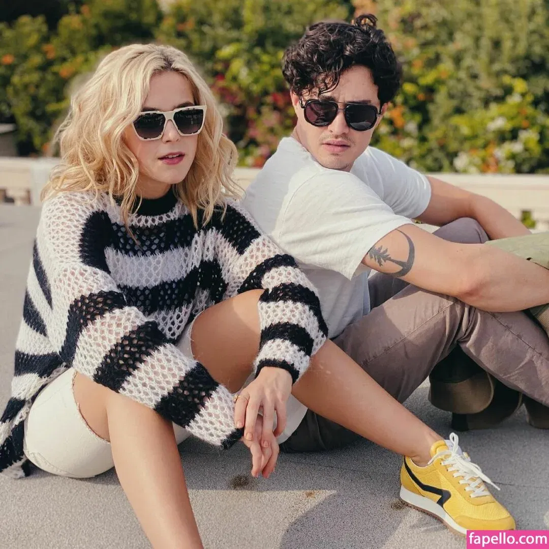 AdventuresSabrina / Kiernan Shipka / kiernanshipka Onlyfans Photo Gallery 