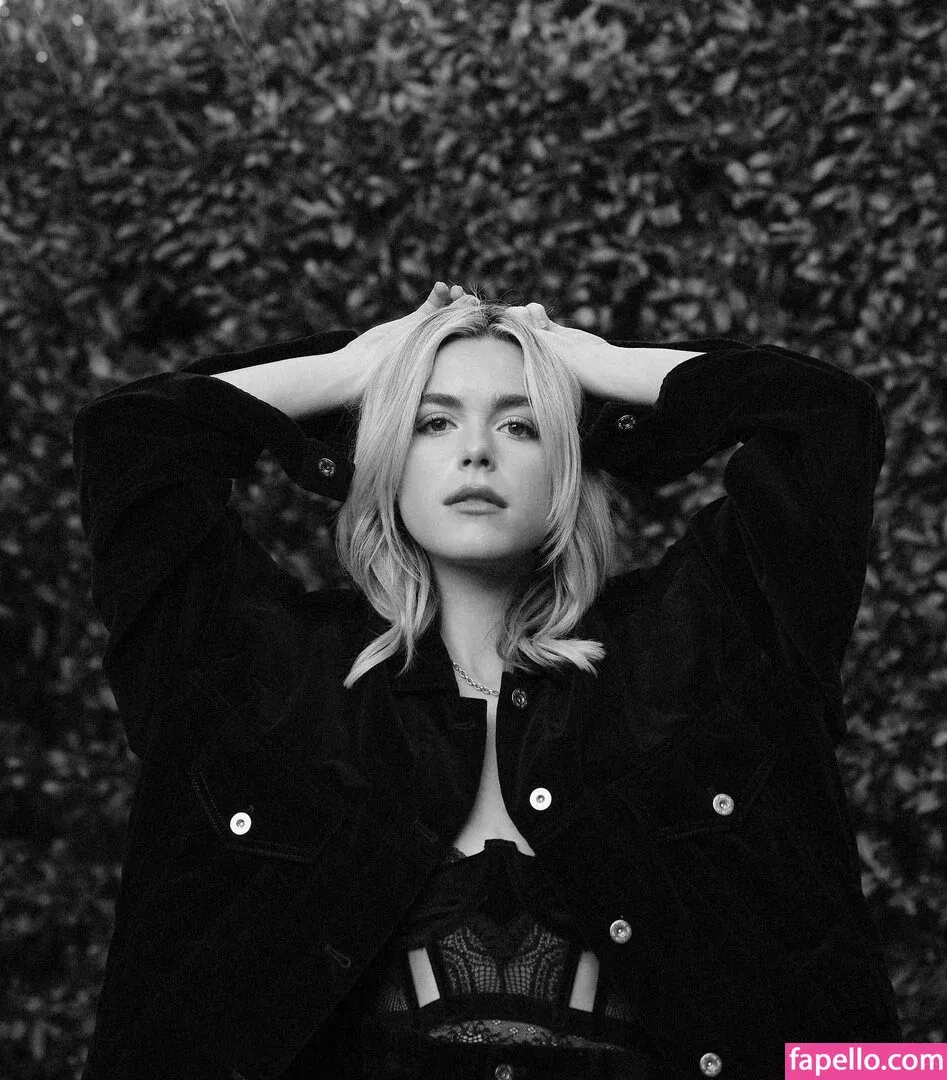 AdventuresSabrina / Kiernan Shipka / kiernanshipka Onlyfans Photo Gallery 