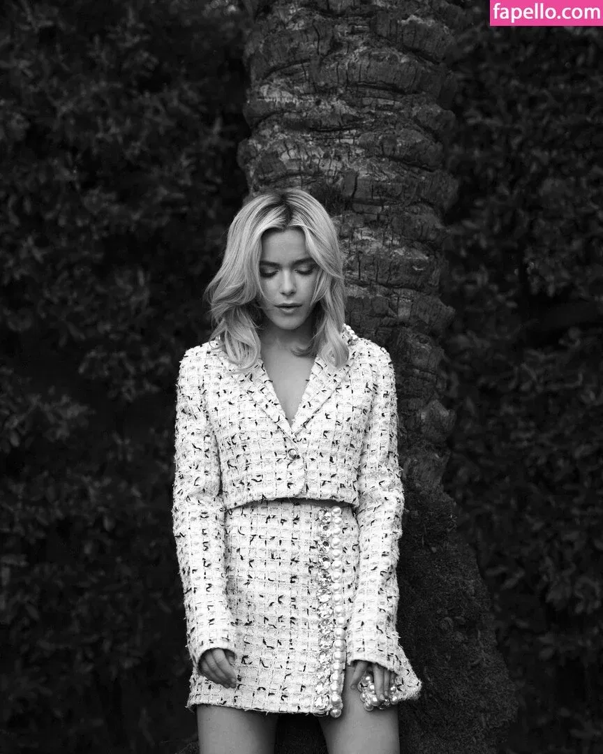 AdventuresSabrina / Kiernan Shipka / kiernanshipka Onlyfans Photo Gallery 