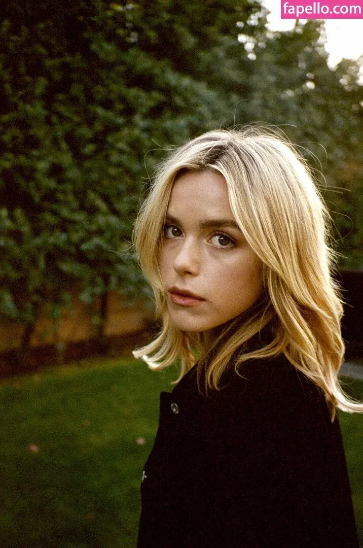 AdventuresSabrina / Kiernan Shipka / kiernanshipka Onlyfans Photo Gallery 