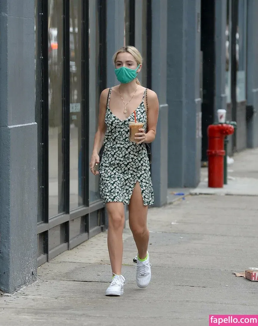 AdventuresSabrina / Kiernan Shipka / kiernanshipka Onlyfans Photo Gallery 