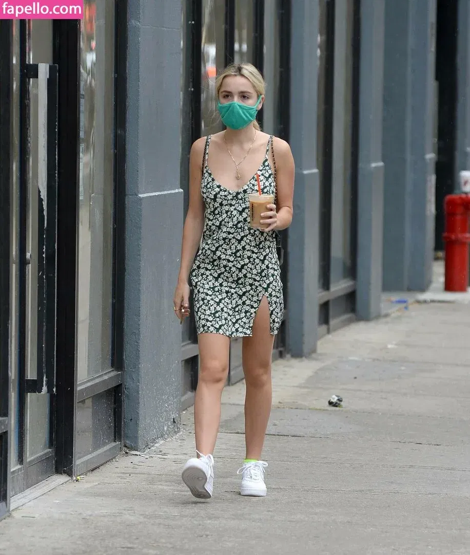 AdventuresSabrina / Kiernan Shipka / kiernanshipka Onlyfans Photo Gallery 