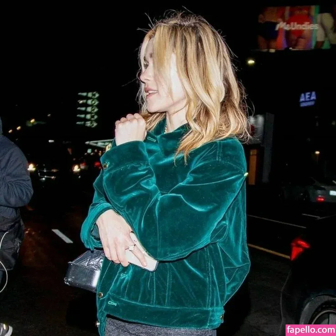 AdventuresSabrina / Kiernan Shipka / kiernanshipka Onlyfans Photo Gallery 