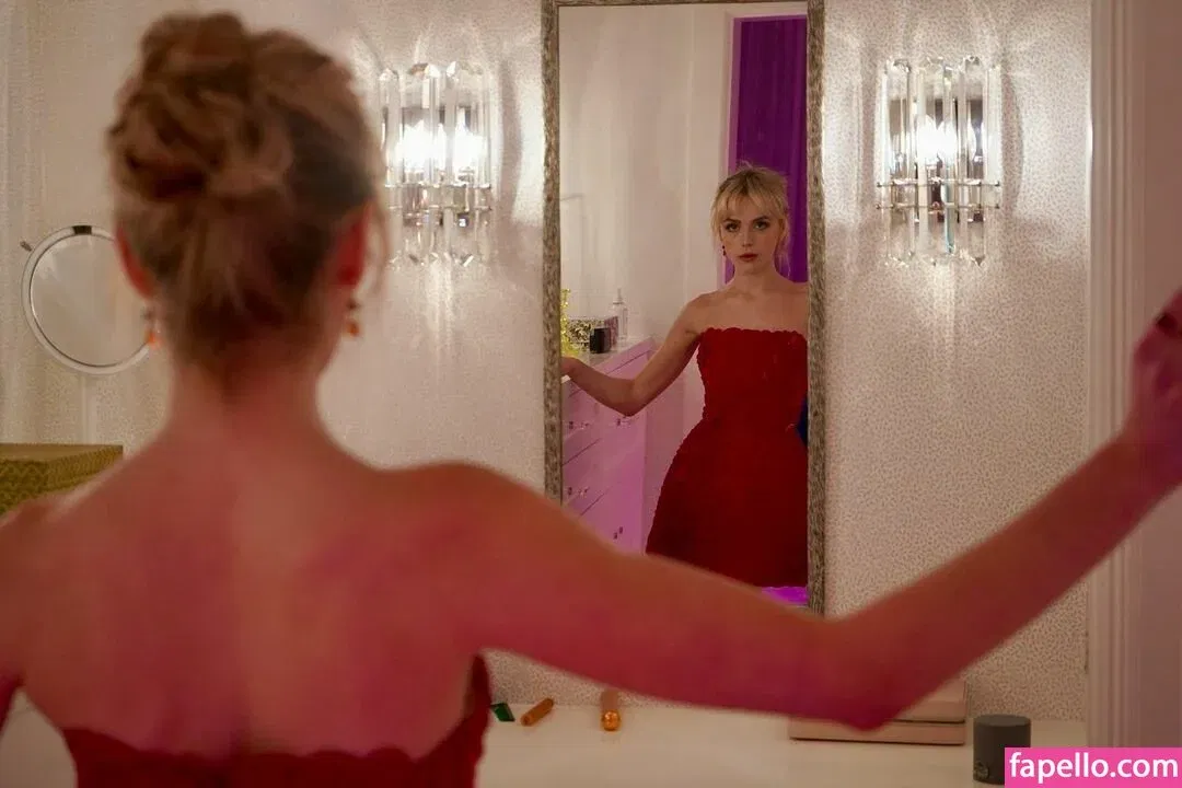 AdventuresSabrina / Kiernan Shipka / kiernanshipka Onlyfans Photo Gallery 