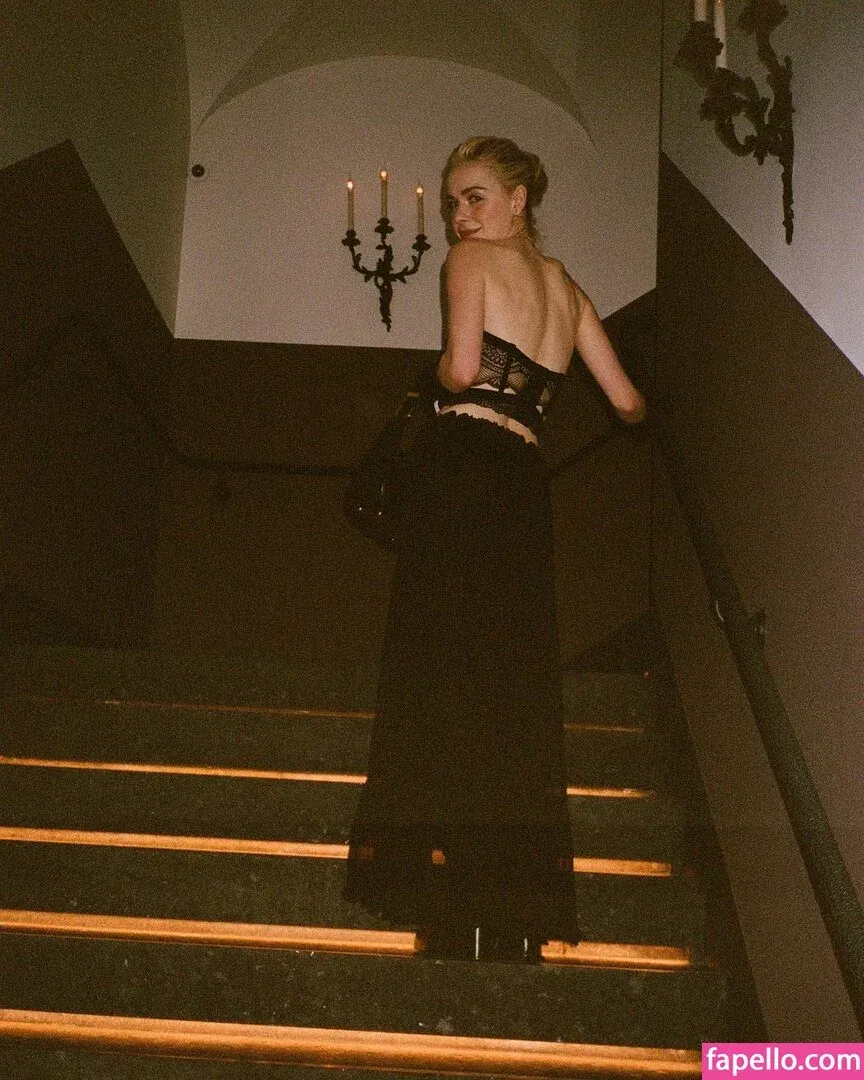AdventuresSabrina / Kiernan Shipka / kiernanshipka Onlyfans Photo Gallery 