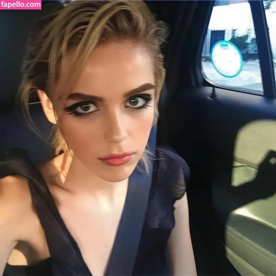 AdventuresSabrina / Kiernan Shipka / kiernanshipka Onlyfans Photo Gallery 