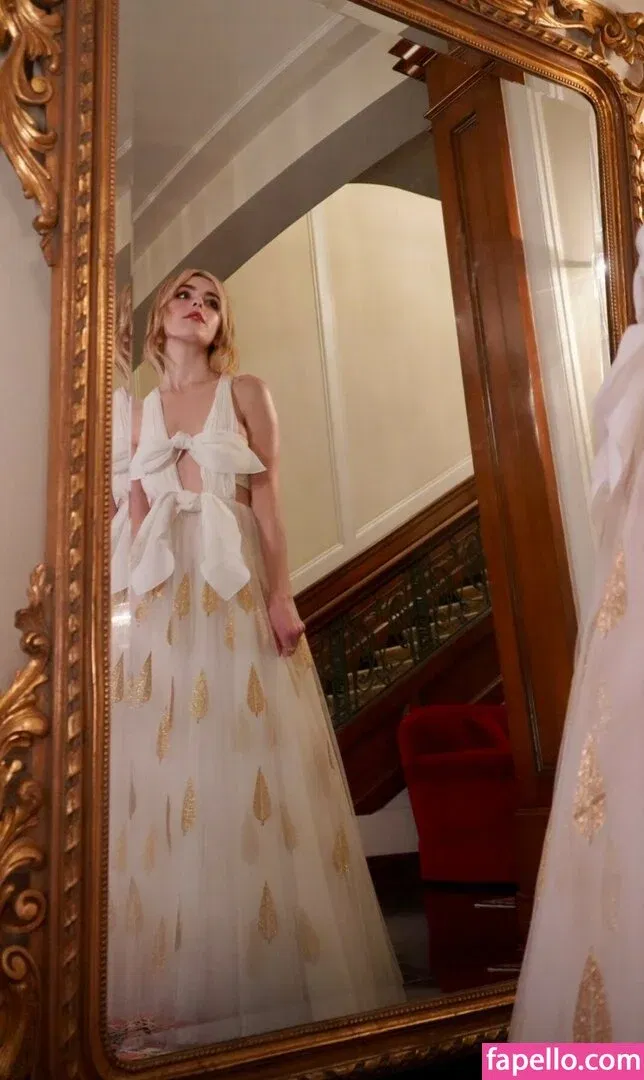 AdventuresSabrina / Kiernan Shipka / kiernanshipka Onlyfans Photo Gallery 