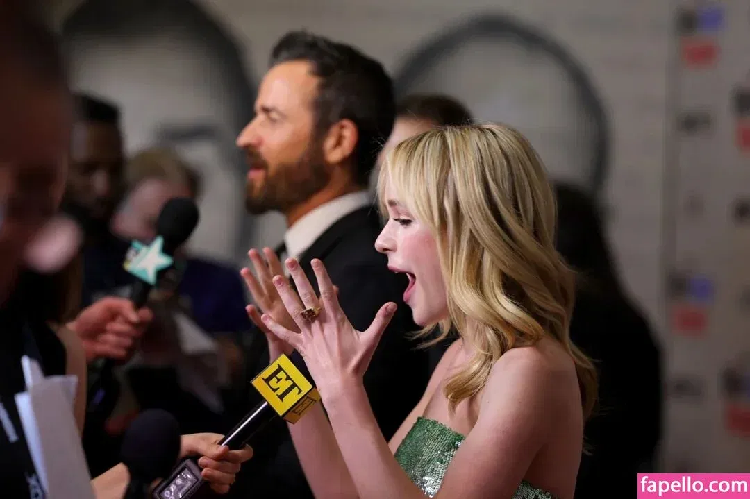 AdventuresSabrina / Kiernan Shipka / kiernanshipka Onlyfans Photo Gallery 