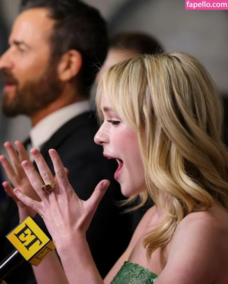 AdventuresSabrina / Kiernan Shipka / kiernanshipka Onlyfans Photo Gallery 