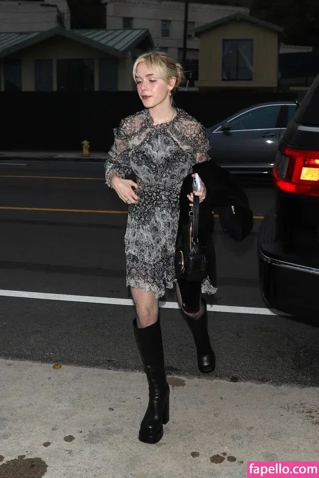 AdventuresSabrina / Kiernan Shipka / kiernanshipka Onlyfans Photo Gallery 