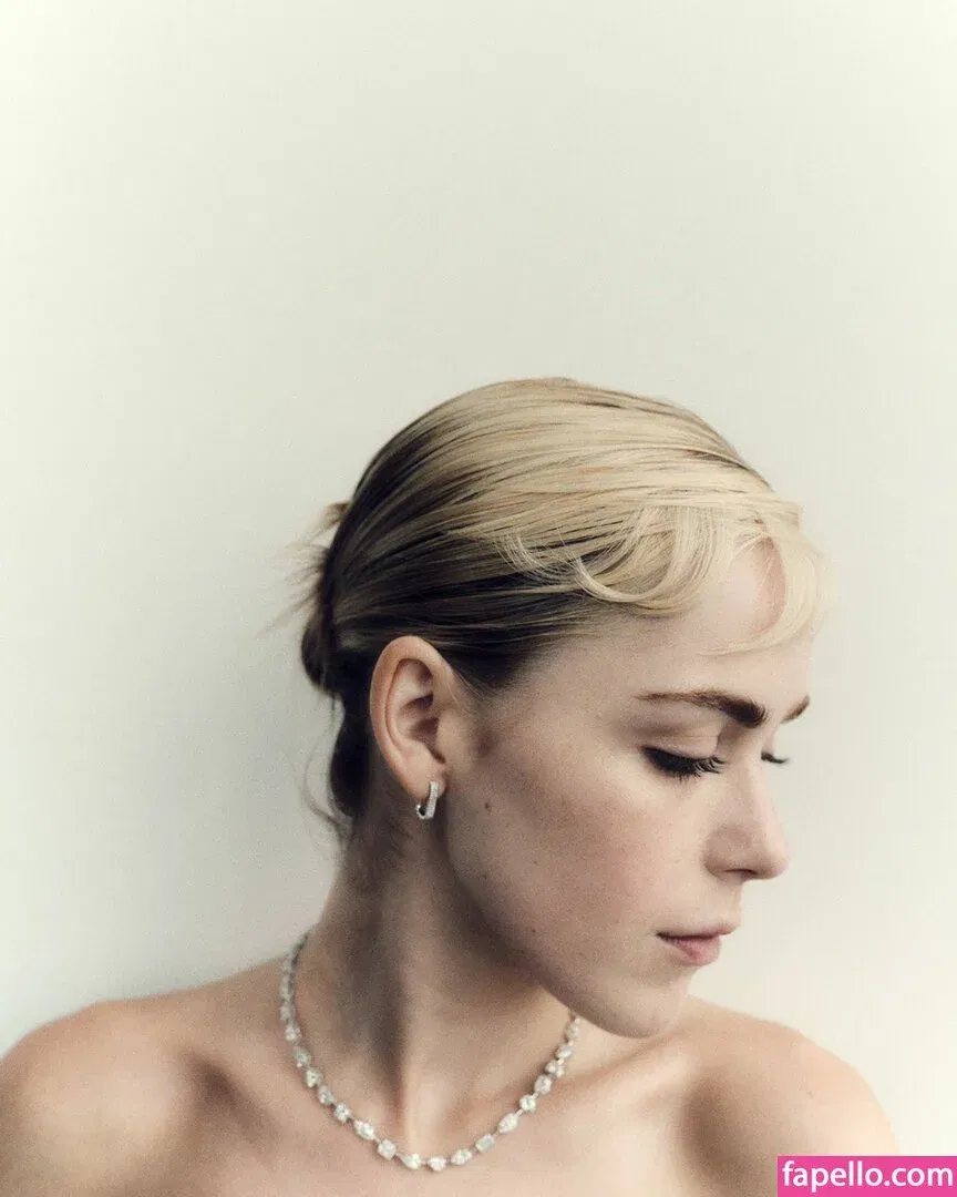 AdventuresSabrina / Kiernan Shipka / kiernanshipka Onlyfans Photo Gallery 