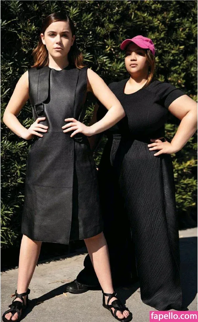 AdventuresSabrina / Kiernan Shipka / kiernanshipka Onlyfans Photo Gallery 