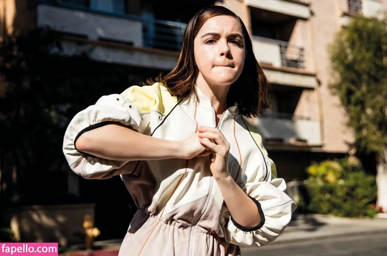 AdventuresSabrina / Kiernan Shipka / kiernanshipka Onlyfans Photo Gallery 