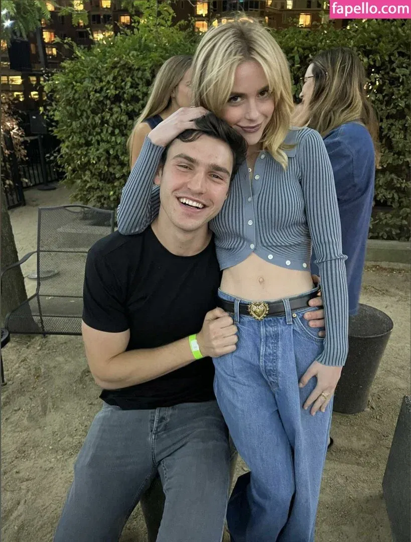 AdventuresSabrina / Kiernan Shipka / kiernanshipka Onlyfans Photo Gallery 