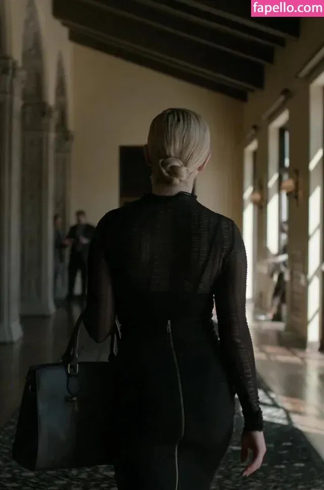 AdventuresSabrina / Kiernan Shipka / kiernanshipka Onlyfans Photo Gallery 