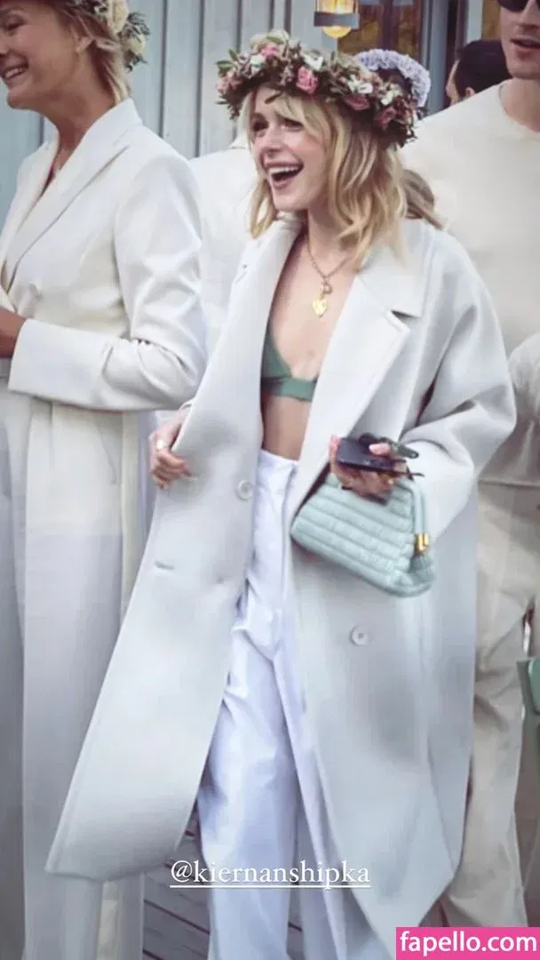 AdventuresSabrina / Kiernan Shipka / kiernanshipka Onlyfans Photo Gallery 