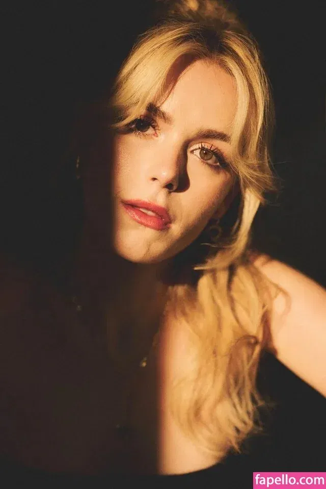 AdventuresSabrina / Kiernan Shipka / kiernanshipka Onlyfans Photo Gallery 