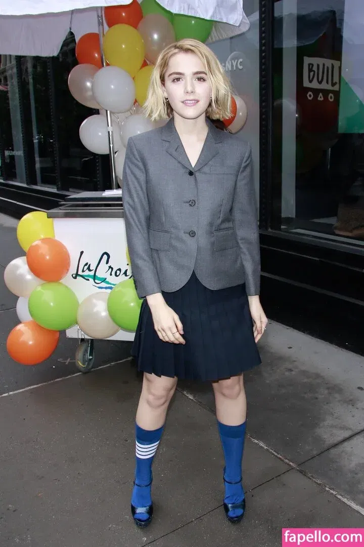 AdventuresSabrina / Kiernan Shipka / kiernanshipka Onlyfans Photo Gallery 