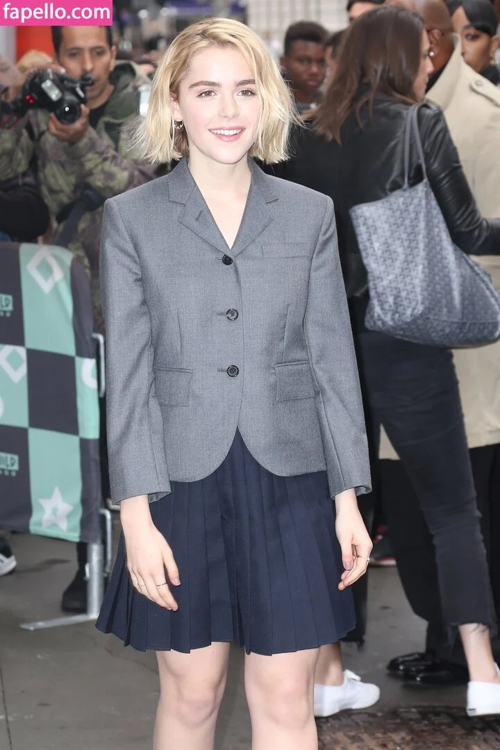 AdventuresSabrina / Kiernan Shipka / kiernanshipka Onlyfans Photo Gallery 