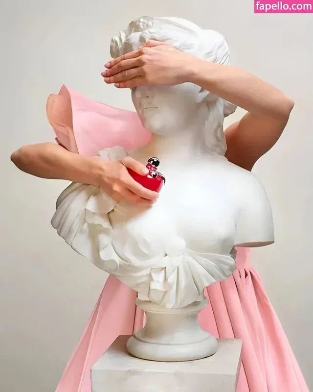 AdventuresSabrina / Kiernan Shipka / kiernanshipka Onlyfans Photo Gallery 