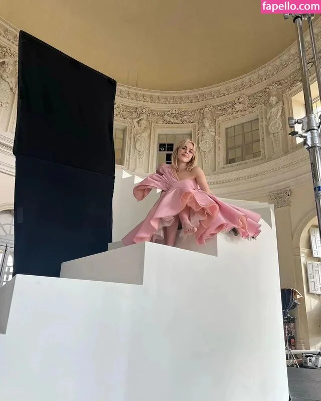 AdventuresSabrina / Kiernan Shipka / kiernanshipka Onlyfans Photo Gallery 