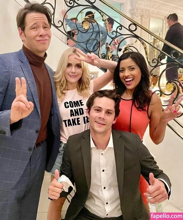 AdventuresSabrina / Kiernan Shipka / kiernanshipka Onlyfans Photo Gallery 