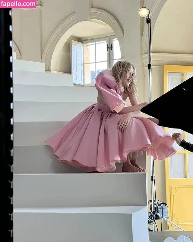 AdventuresSabrina / Kiernan Shipka / kiernanshipka Onlyfans Photo Gallery 