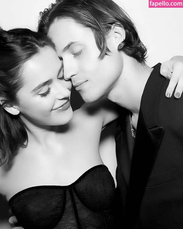 AdventuresSabrina / Kiernan Shipka / kiernanshipka Onlyfans Photo Gallery 