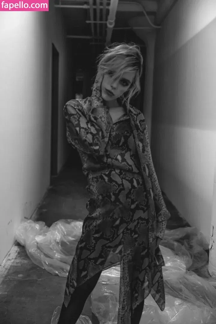 AdventuresSabrina / Kiernan Shipka / kiernanshipka Onlyfans Photo Gallery 