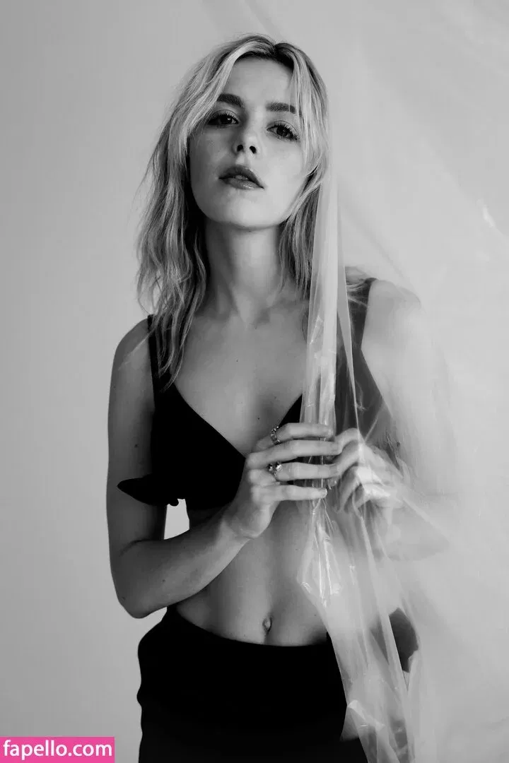 AdventuresSabrina / Kiernan Shipka / kiernanshipka Onlyfans Photo Gallery 