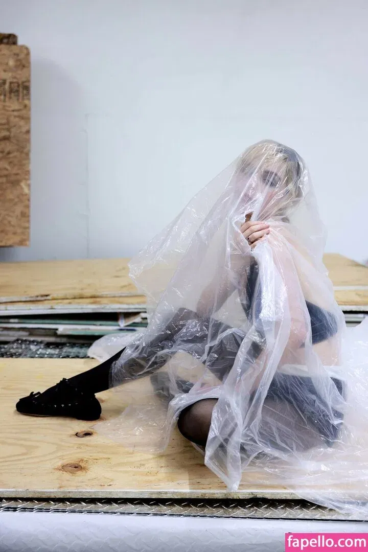 AdventuresSabrina / Kiernan Shipka / kiernanshipka Onlyfans Photo Gallery 