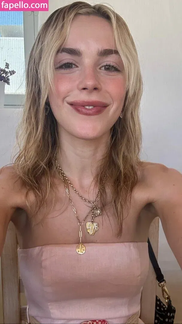 AdventuresSabrina / Kiernan Shipka / kiernanshipka Onlyfans Photo Gallery 