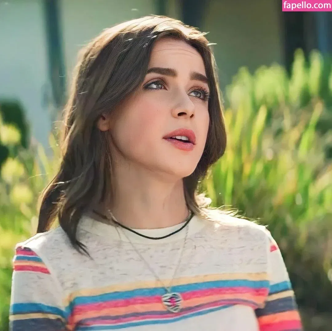 AdventuresSabrina / Kiernan Shipka / kiernanshipka Onlyfans Photo Gallery 