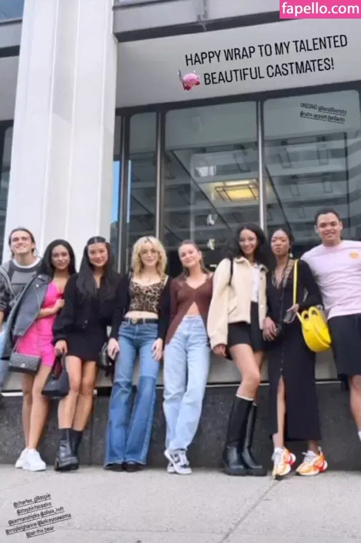 AdventuresSabrina / Kiernan Shipka / kiernanshipka Onlyfans Photo Gallery 