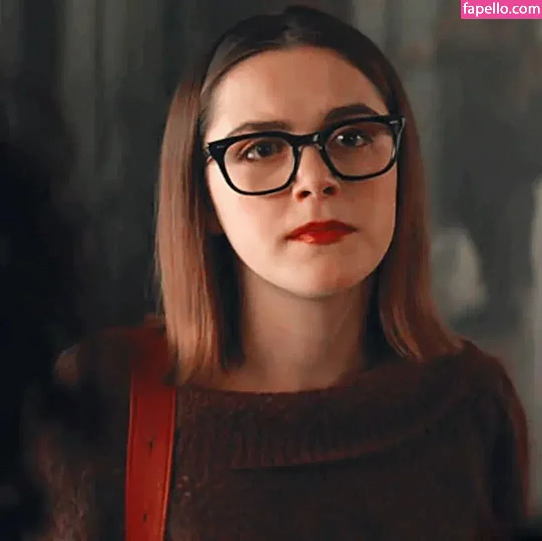 AdventuresSabrina / Kiernan Shipka / kiernanshipka Onlyfans Photo Gallery 